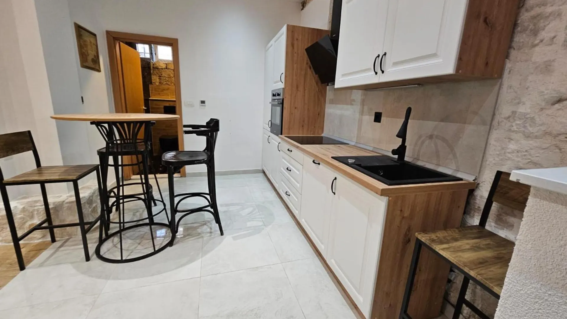 Apartment Antonio On The Seafront With Garden Kastela 0*,  Croatia